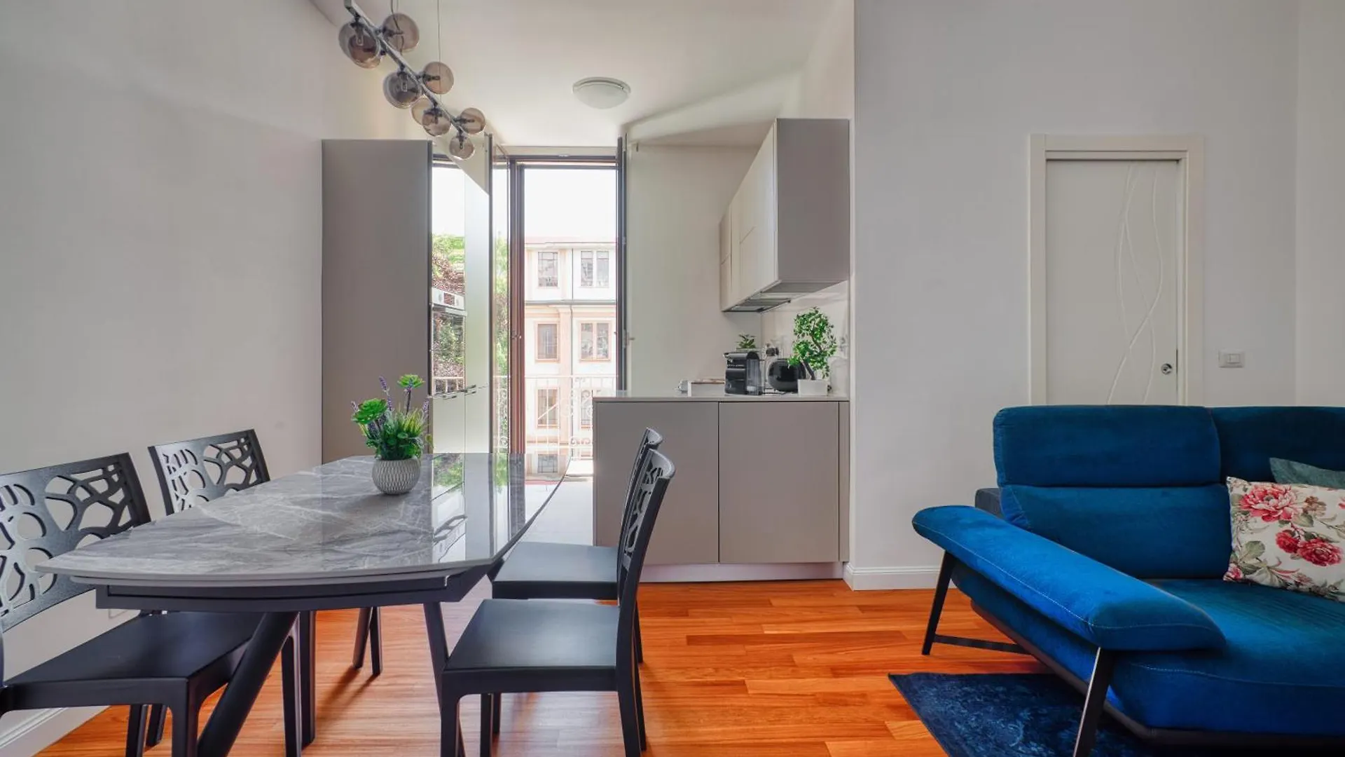Lattanzio Charming Suite - Porta Romana Mm3 Milano 0*,  Italia